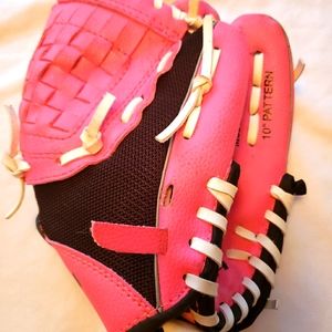 Girls Worth Baseball Mitt